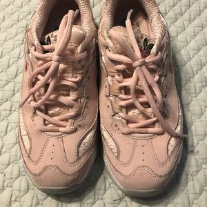 Sketchers sneakers. Memory foam. Size 7.